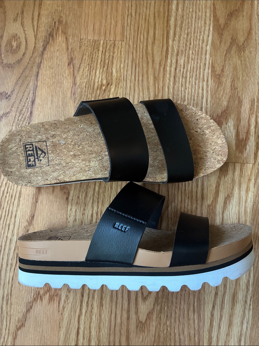 Reef Cushion Vista Hi Sandals - Picture 2 of 9